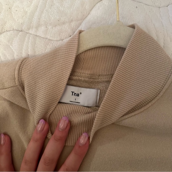Aritzia TNA cozy fleece mock neck sweatshirt - Picture 2 of 3